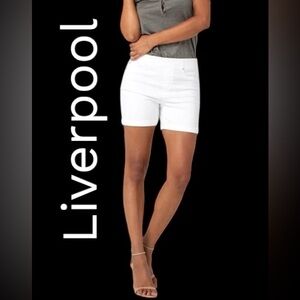 Liverpool | Liverpool Chloe Women's pull On Stretch White jean shorts NWT 16/33